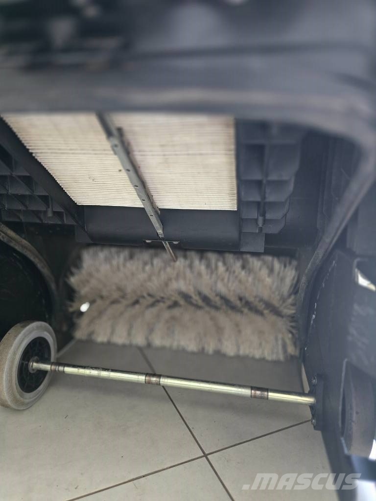 Kärcher KM 75/40 W BP Pack كاسحات داخلية