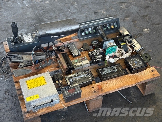 Bomag BC 572 RB USED PARTS COMPLET CAB Afvalpersen
