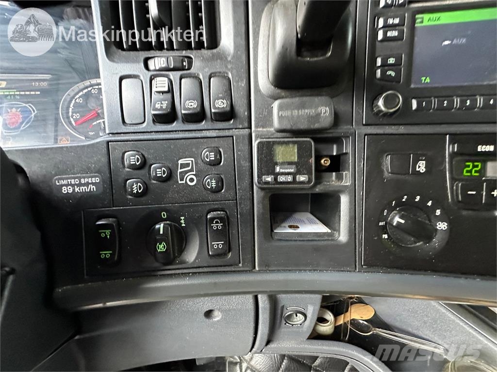 Scania R490LA6X2/4MNB 牵引车