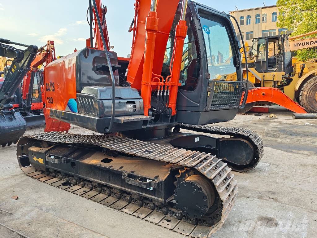 Hitachi ZX130 Bageri gusjeničari