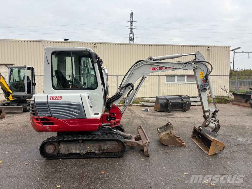 Takeuchi TB 228 POWERTILT!! 2 bakken Mini ekskavatori < 7 t
