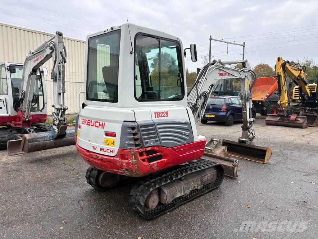 Takeuchi TB 228 POWERTILT!! 2 bakken Mini ekskavatori < 7 t