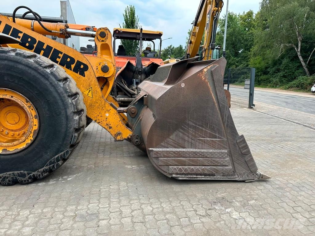 Liebherr L580 / AC / Waage / ZSA لوادر بعجل