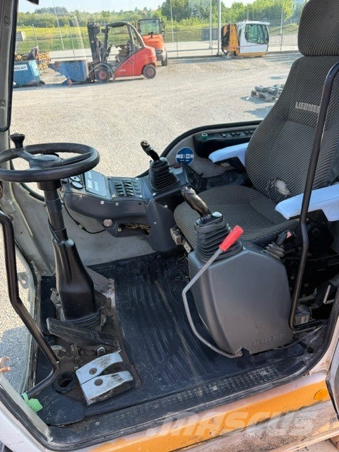 Liebherr A 316 USED CAB + LIFT Cabine en interieur