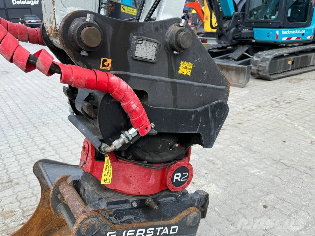 Takeuchi TB 370 中型挖土機/掘鑿機/挖掘機 7t-12t