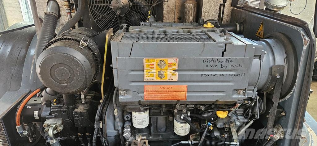 Paus SL755 لوادر بعجل