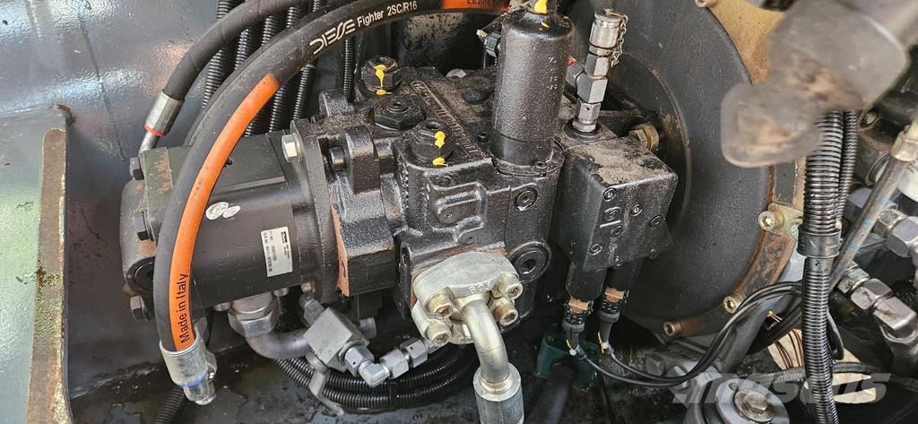 Paus SL755 لوادر بعجل