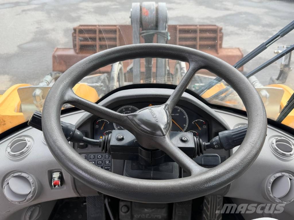 Volvo L 220 H Cargadoras sobre ruedas