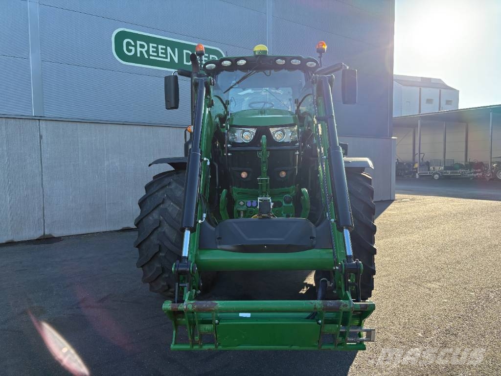 John Deere 6215 R Traktorer