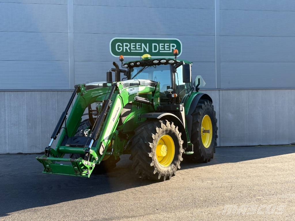John Deere 6215 R Traktorer