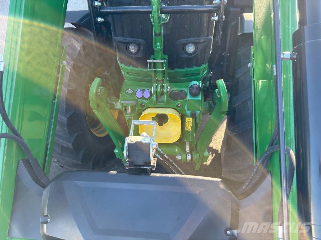 John Deere 6215 R Traktorer
