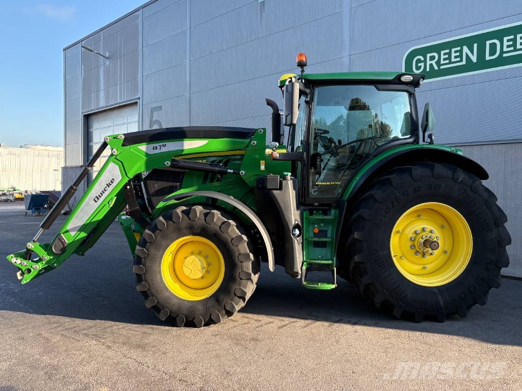 John Deere 6215 R Traktorer