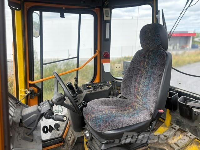 Lännen 940 Grävlastare