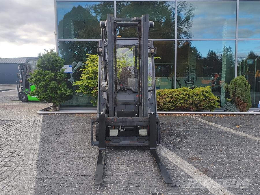 Linde E30L-01 Elektrische heftrucks