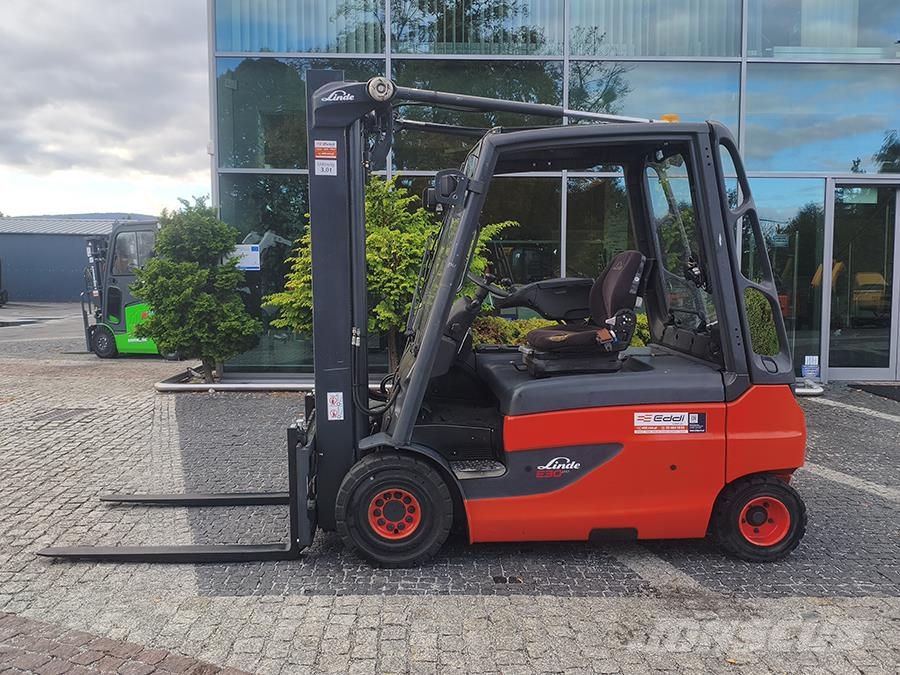 Linde E30L-01 Akumulátorové vozíky