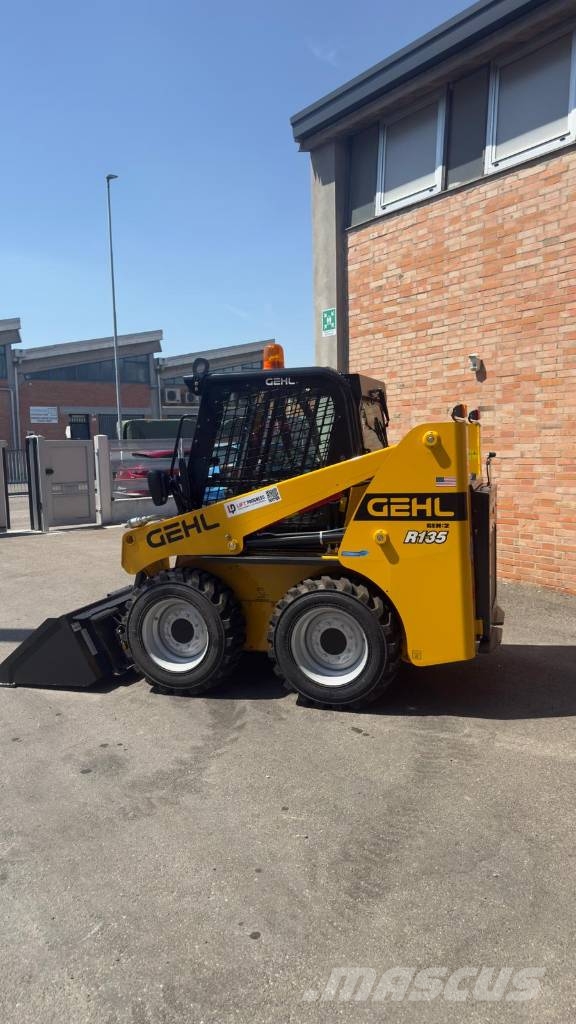 Gehl R 135 Mini Pale Gommate