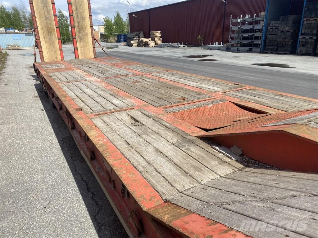 McCauley MAC-04DB4 Low loaders
