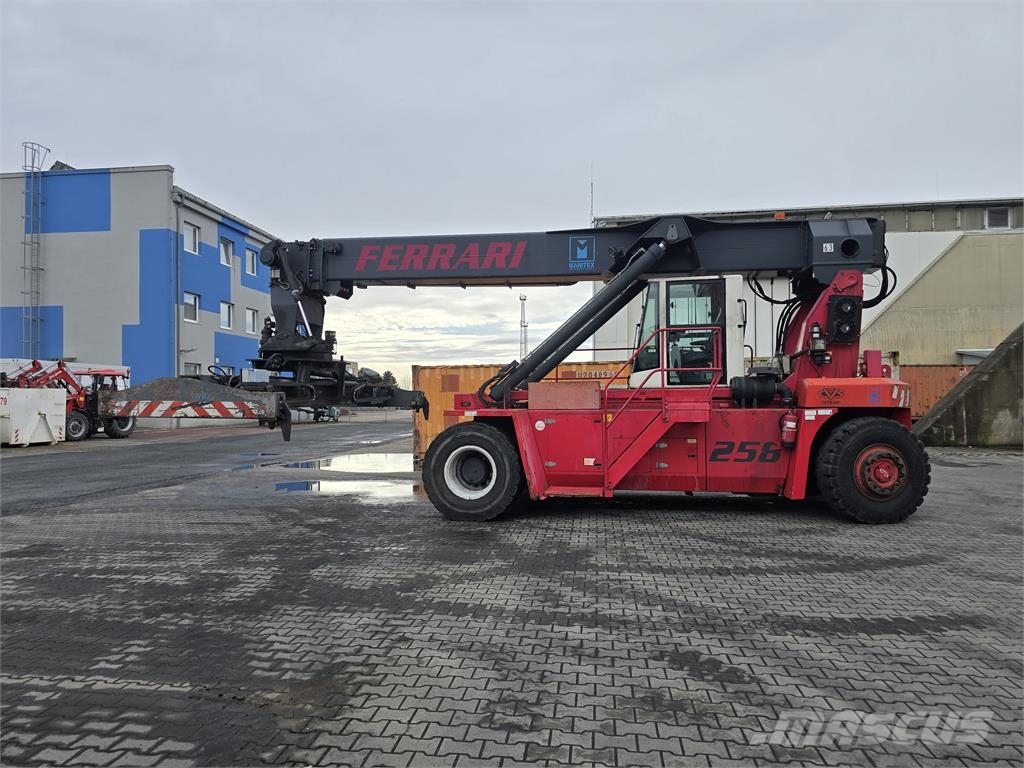 CVS Ferrari F258 Konteineritõstukid