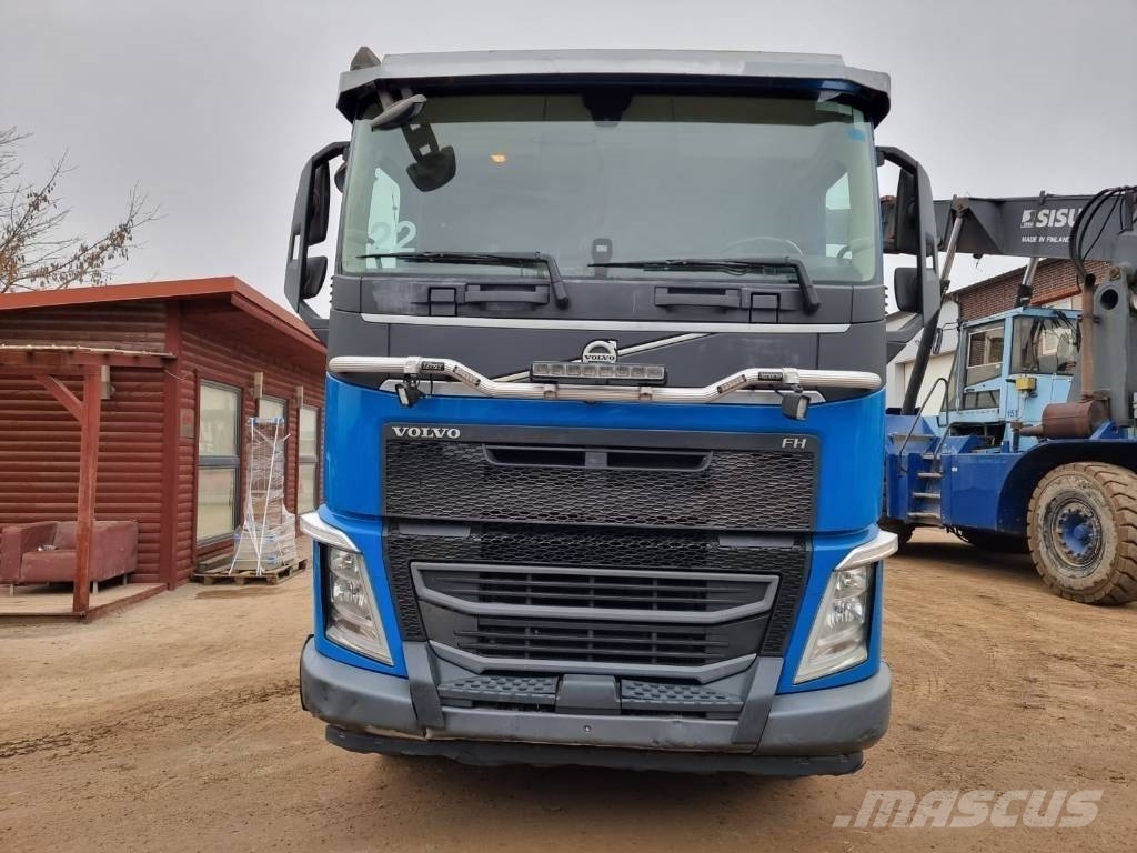 Volvo FH 540 شاحنات لوادر