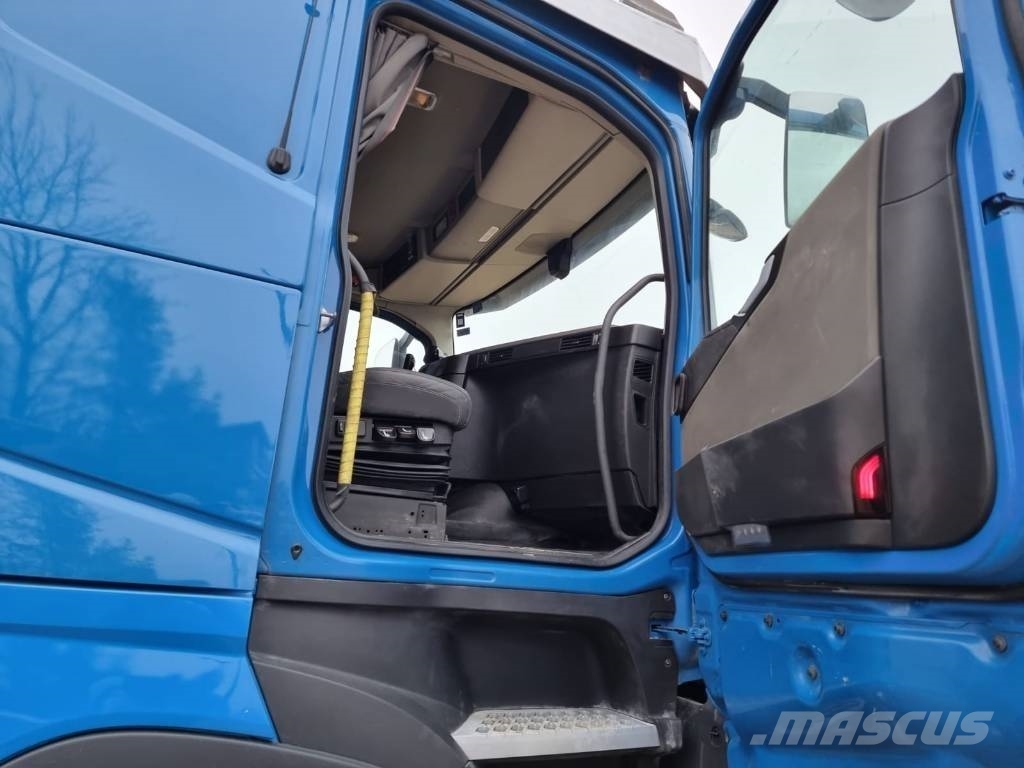 Volvo FH 540 شاحنات لوادر