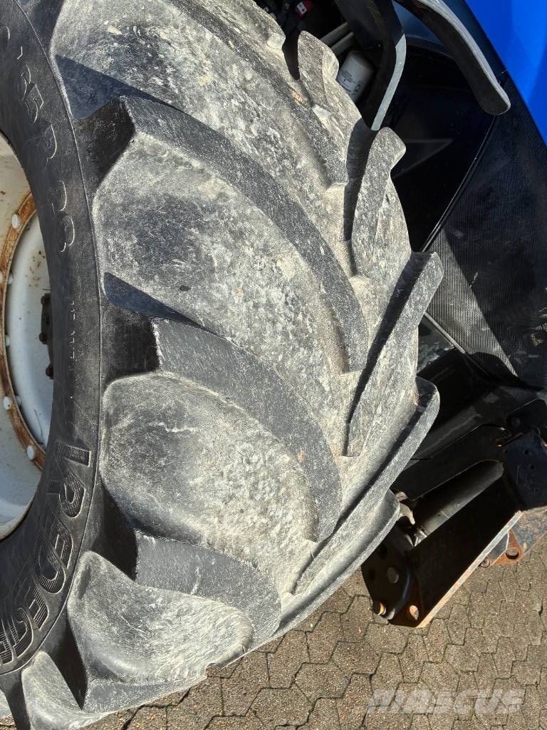 New Holland T 7.270 AC Traktorid