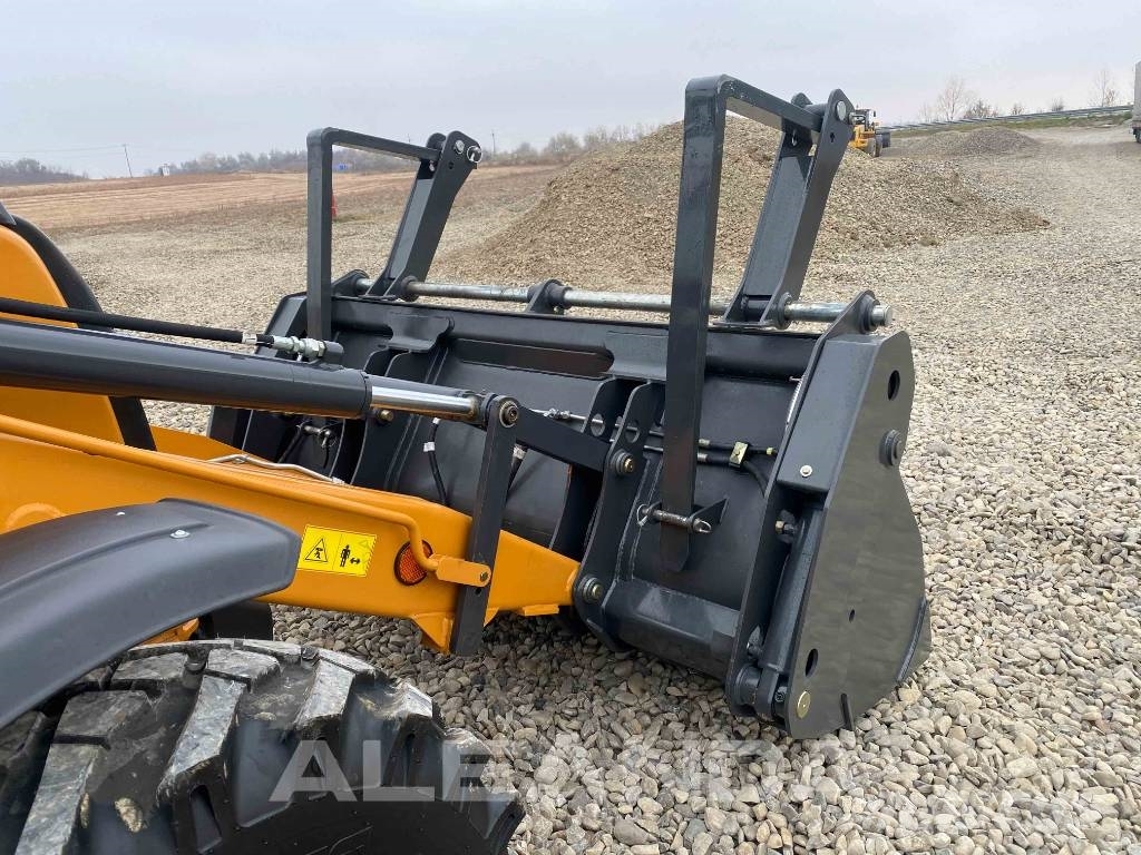 CASE 570 SV Buldoexcavatoare