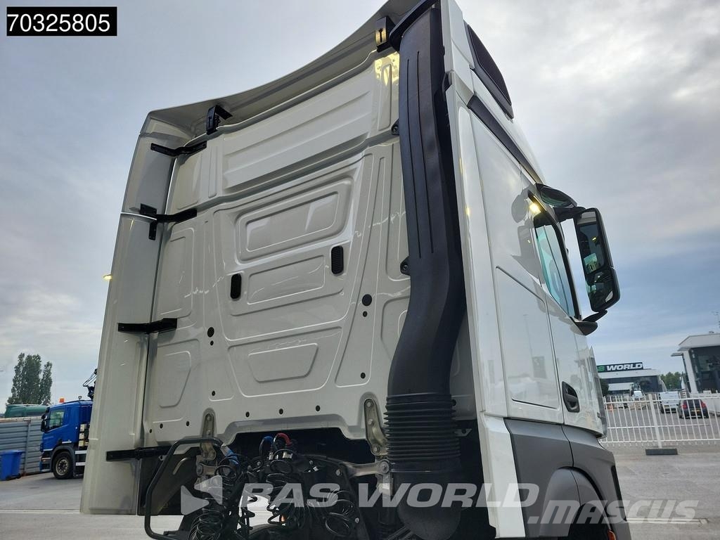 Mercedes-Benz Actros 1845 4X2 BigSpace 2xTanks Navi Sattelzugmaschinen