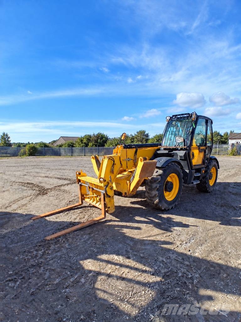 JCB 535-125 Teleskopiskie manipulatori