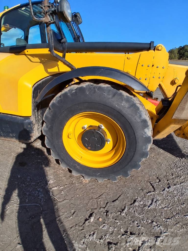JCB 535-125 Teleskopiskie manipulatori