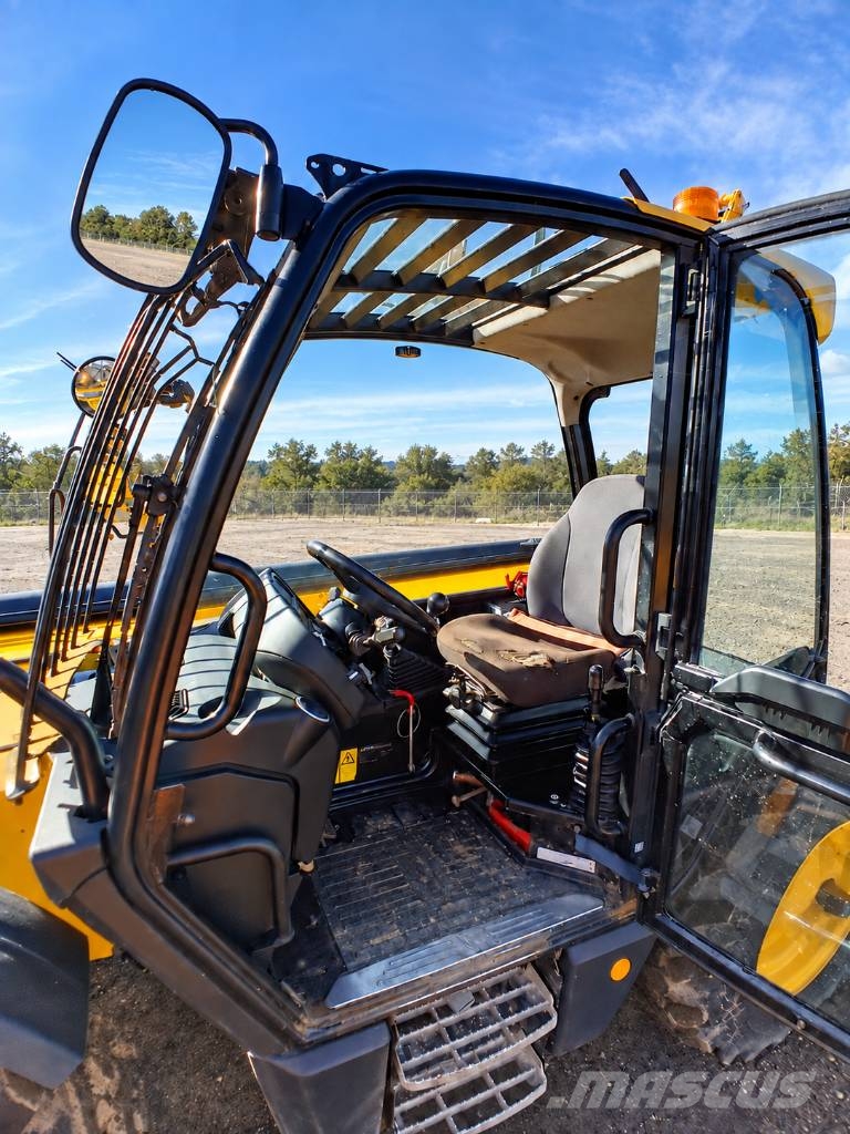 JCB 535-125 Teleskopiskie manipulatori