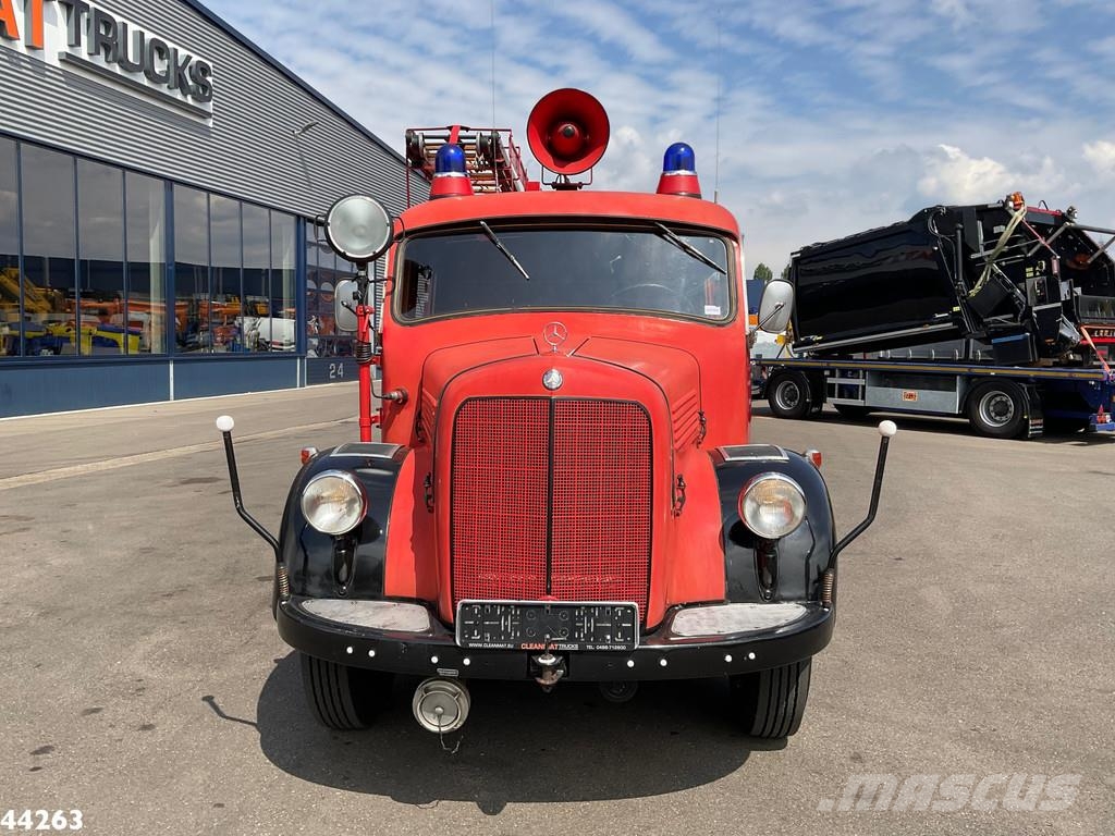 Mercedes-Benz LF 311 Oldtimer Feuerwehrfahrzeug Just 35.940 km! 消防車
