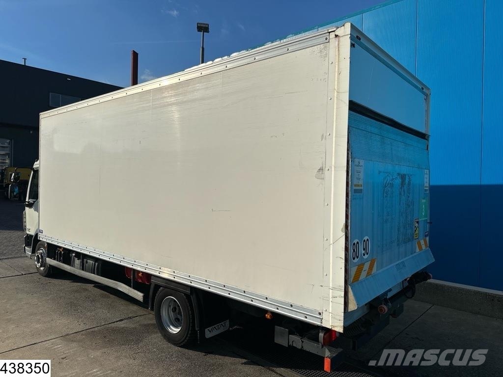 DAF LF 180 EURO 6, ROOF DAMAGE Bakwagens met gesloten opbouw