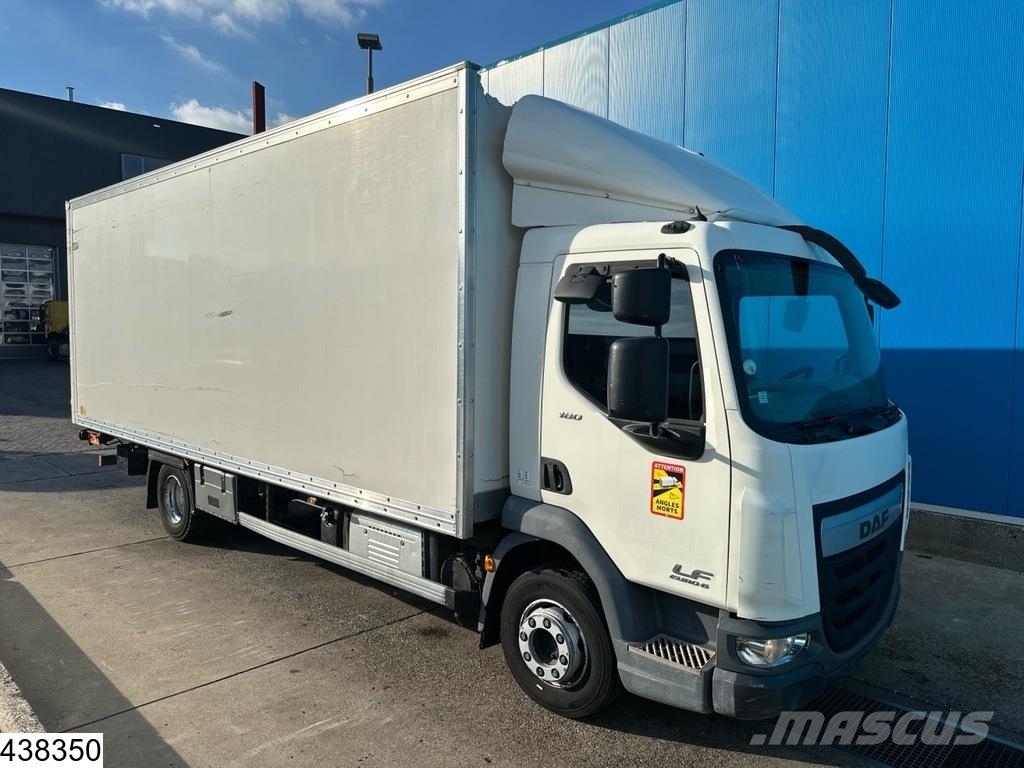 DAF LF 180 EURO 6, ROOF DAMAGE Bakwagens met gesloten opbouw