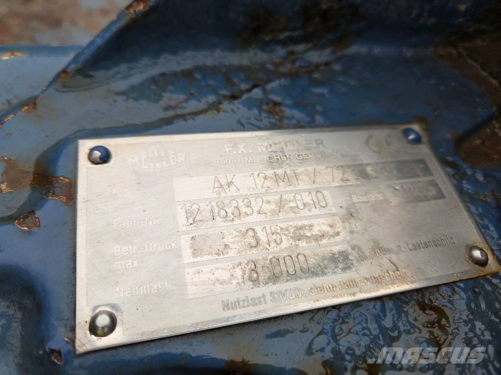 Mercedes-Benz AXOR 1828 CHAIN CONTAINER MEILLER Camiones portacubetas