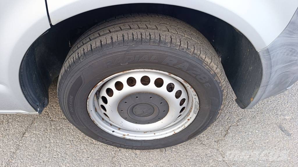 Volkswagen T5 2.0 Transporter mit Standheizung, AHK, Klima Dodávky