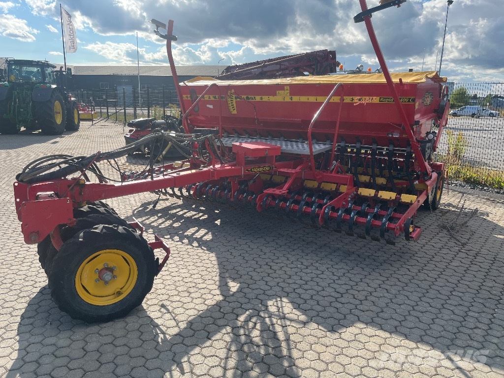 Väderstad Rapid 400C m. Frölåda 5022ha مثاقيب مدمجة