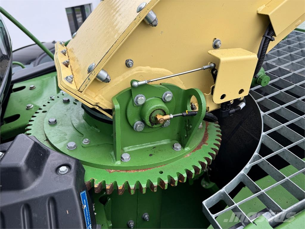 Krone BiG X 630 Фуражни комбайни