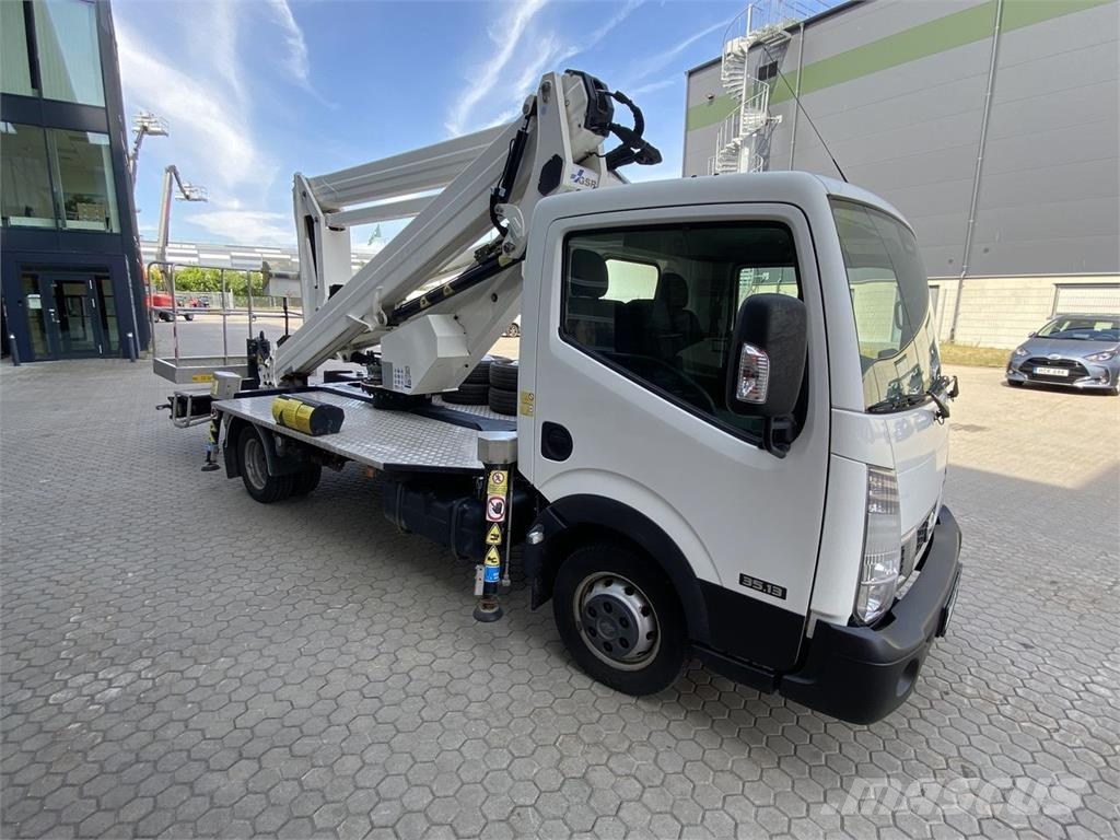 Snorkel SL30 SL رافعات مقصية الشكل