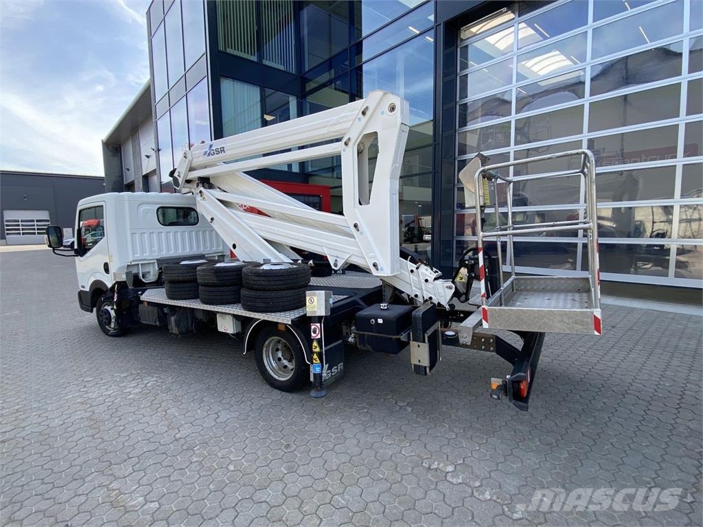Snorkel SL30 SL رافعات مقصية الشكل
