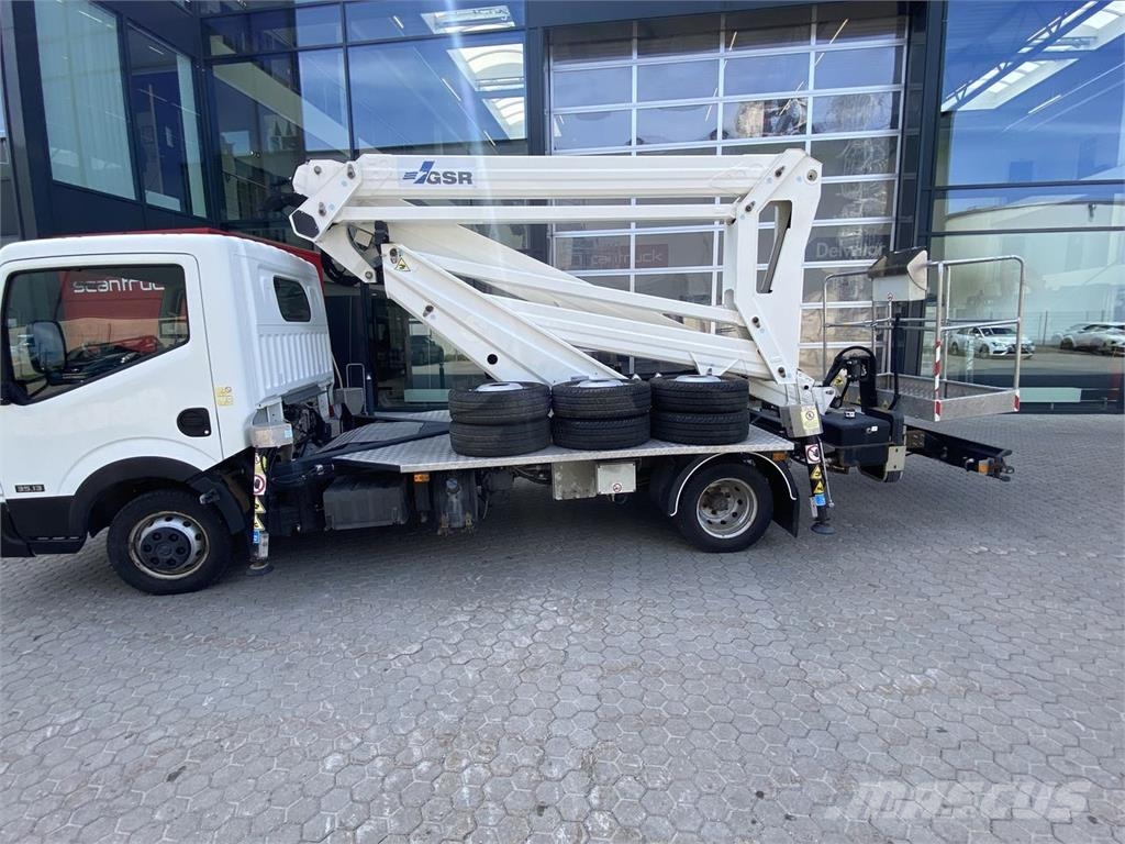 Snorkel SL30 SL رافعات مقصية الشكل