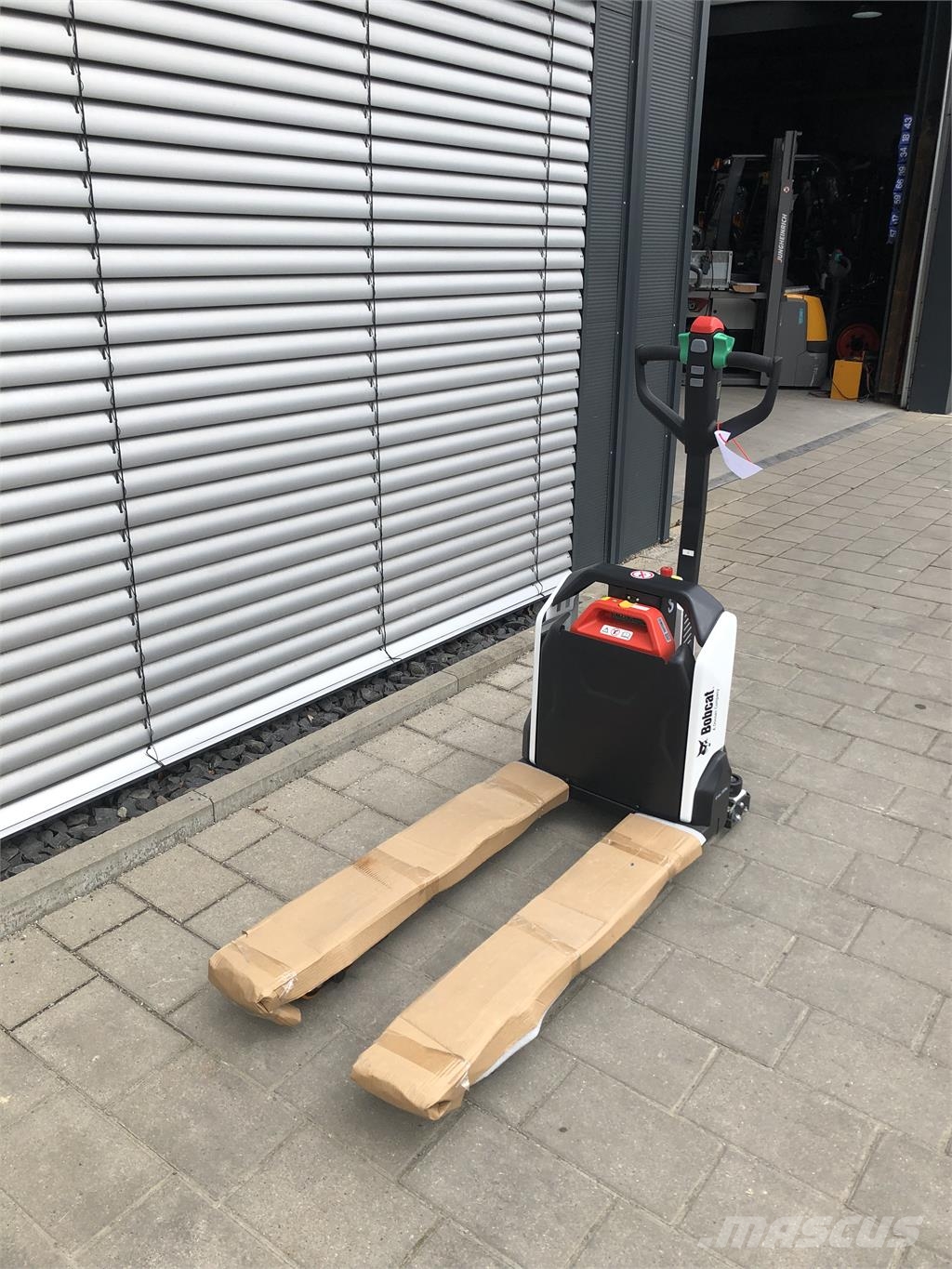 Bobcat LPM15N Neugerät!!! Transpallet uomo a terra