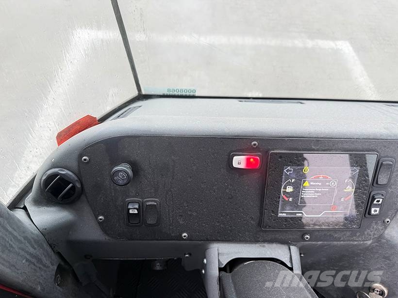Kalmar Terminal tractor / Terminal-Zugmaschine / Cabezas tractoras