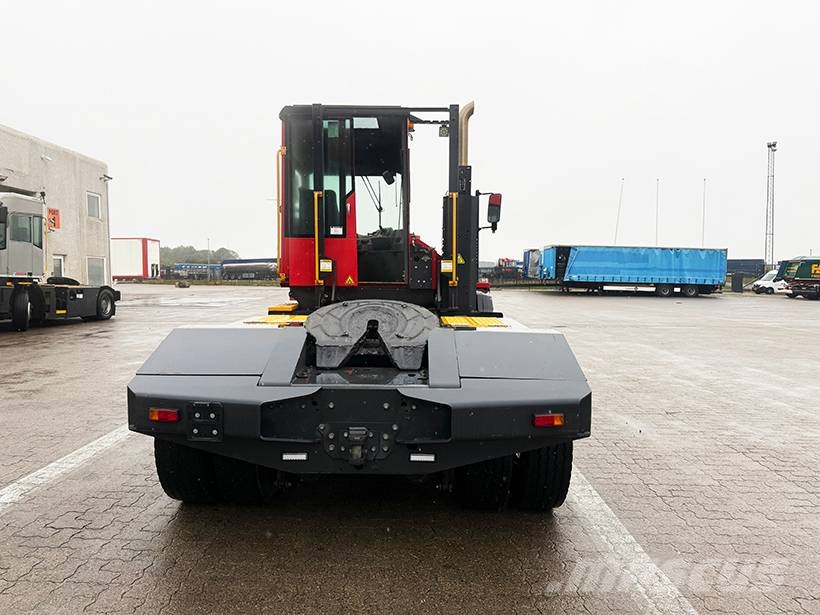 Kalmar Terminal tractor / Terminal-Zugmaschine / Cabezas tractoras