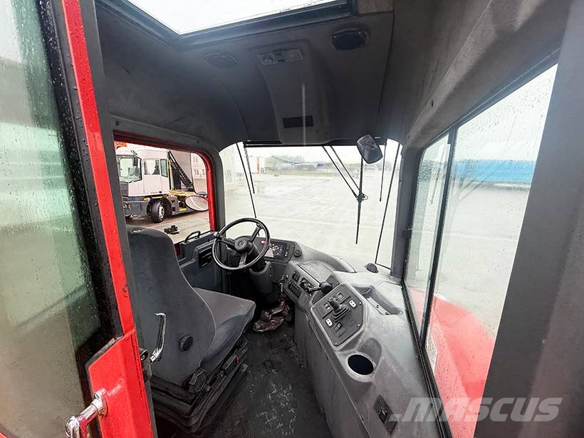 Kalmar Terminal tractor / Terminal-Zugmaschine / Cabezas tractoras