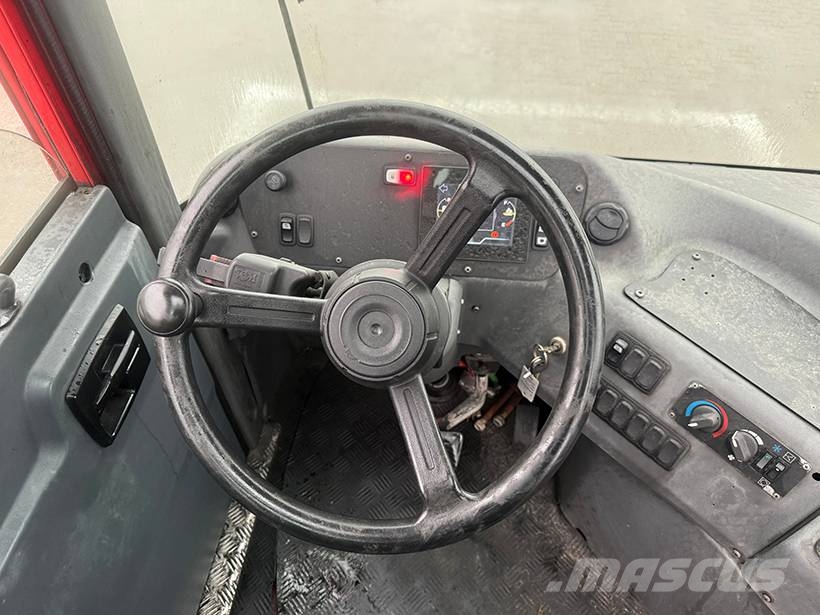 Kalmar Terminal tractor / Terminal-Zugmaschine / Cabezas tractoras