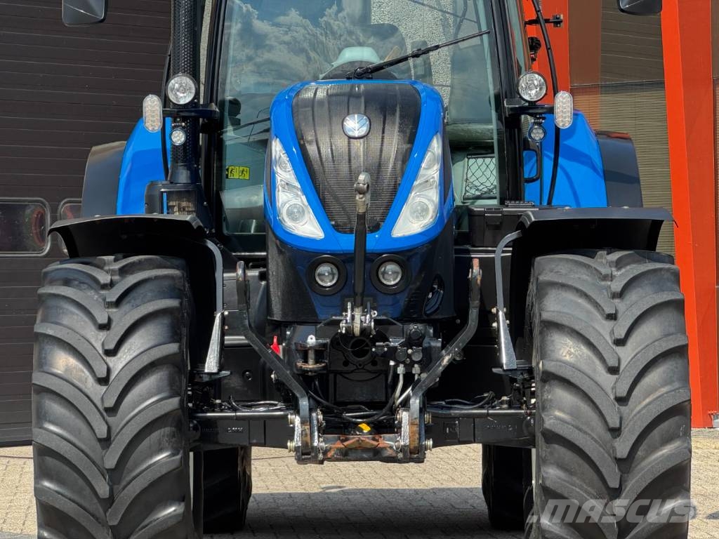 New Holland T7.225AC, frontlinkage, 2021, 3642 hours!! Tractoren