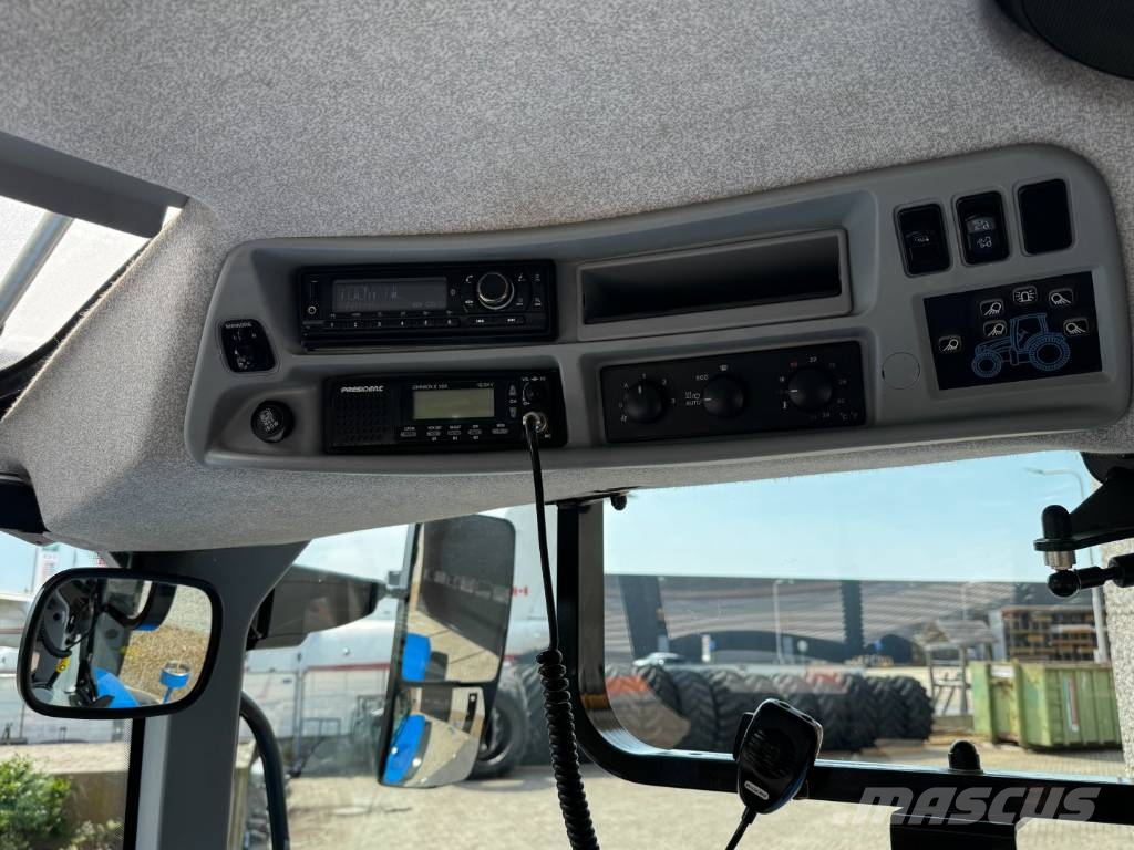 New Holland T7.225AC, frontlinkage, 2021, 3642 hours!! Tractoren