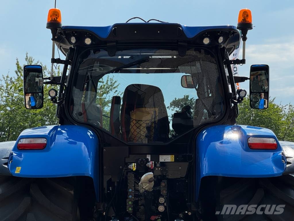 New Holland T7.225AC, frontlinkage, 2021, 3642 hours!! Tractoren
