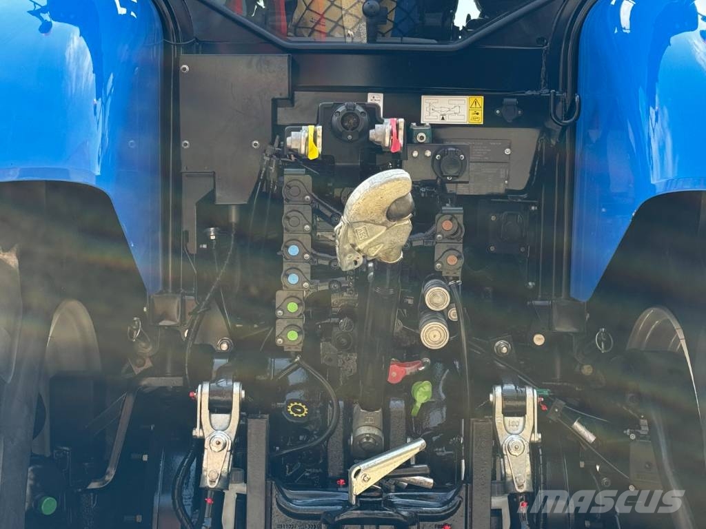 New Holland T7.225AC, frontlinkage, 2021, 3642 hours!! Tractoren