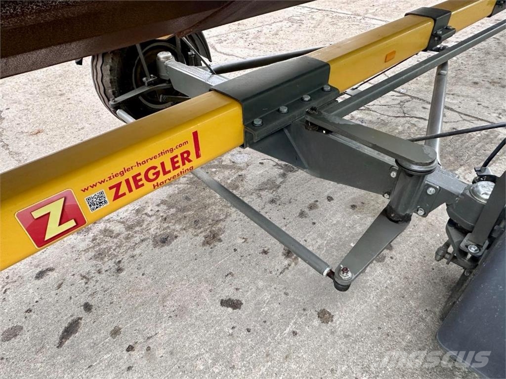 New Holland Varifeed 12.5 + Ziegler Schneidwerkswagen 하비스터 헤드